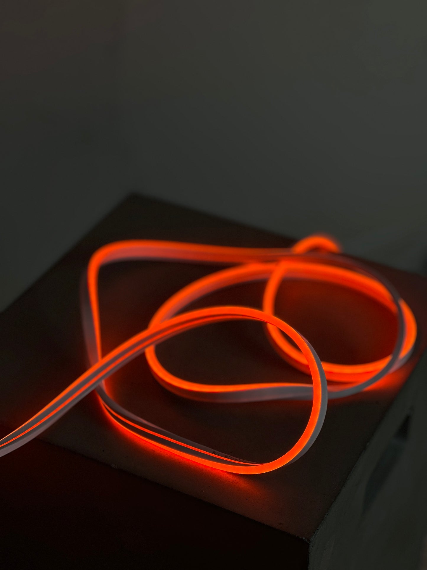 LED Neona Flex lente Orange 12V/DC – Gaismas virtene, 6x12mm, 9W/m