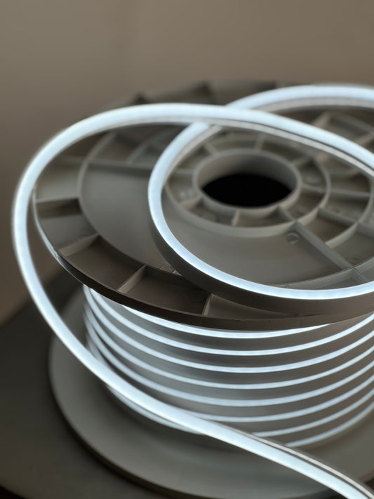 Гибкая неоновая лента White 12V/DC – LED шнур, 8x16мм, 9Вт/м